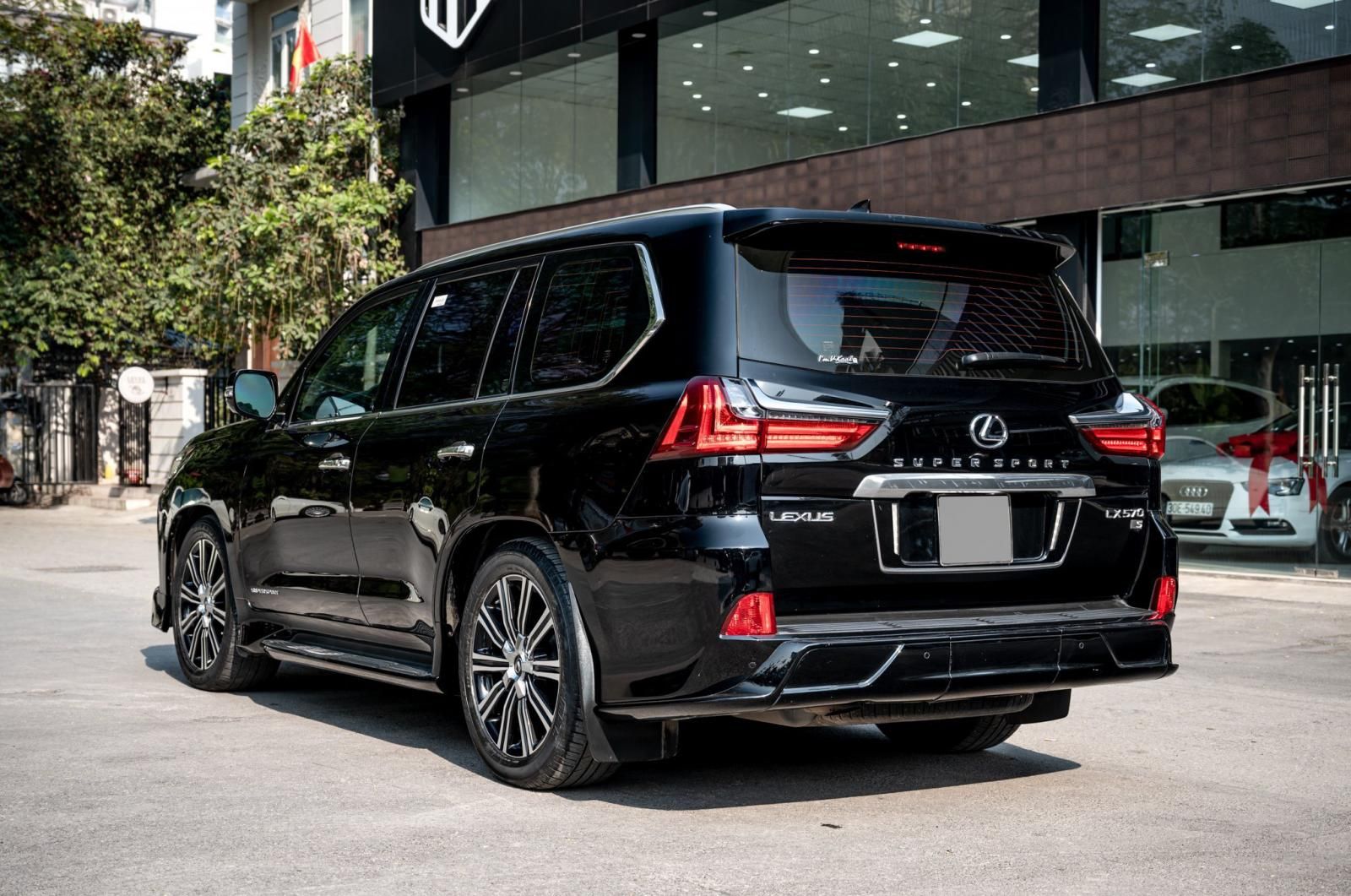 Lexus LX 570 2019 - Phiên bản 7 chỗ ngồi