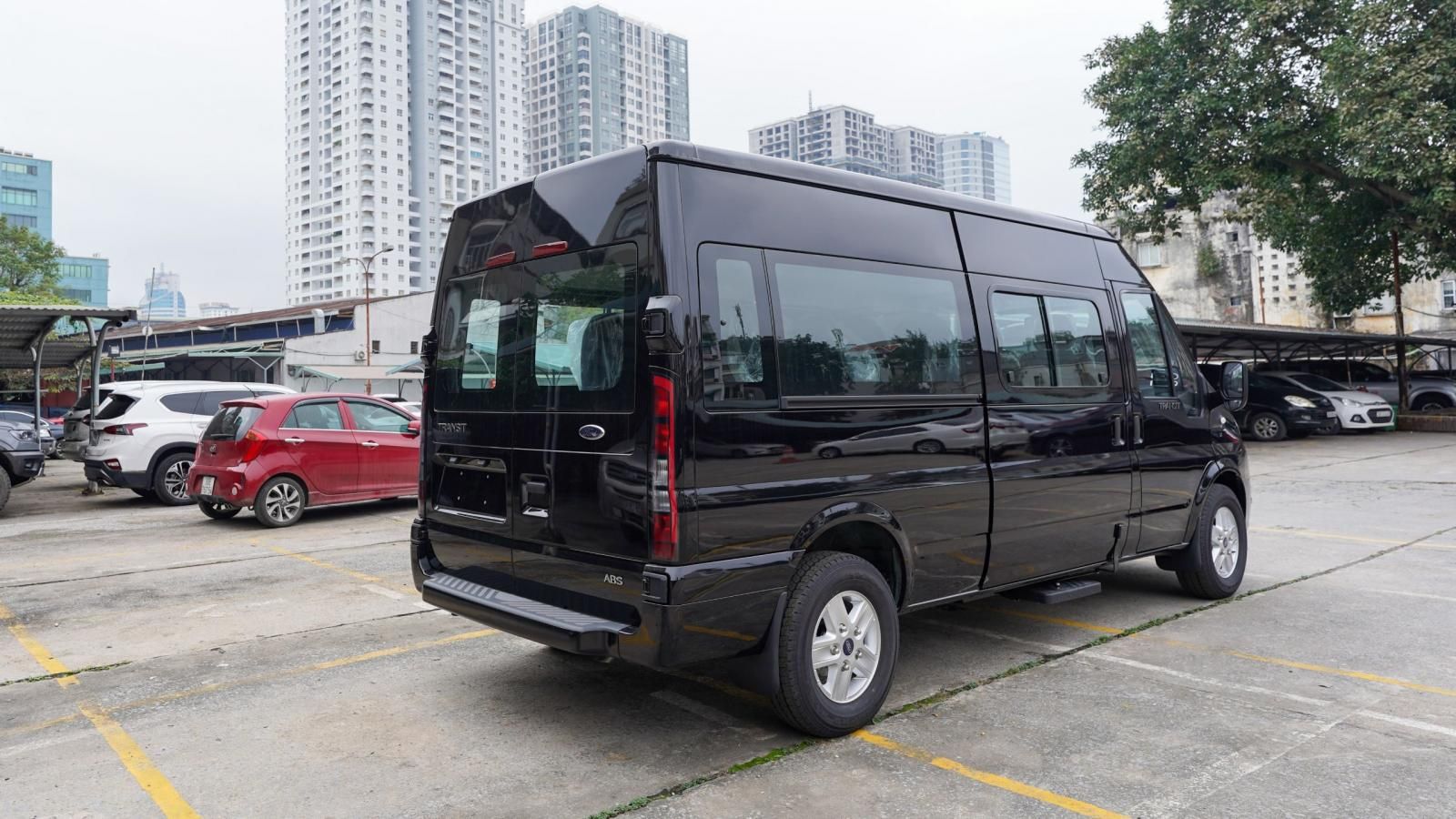 Ford Transit 2023 - Xe mới 100%