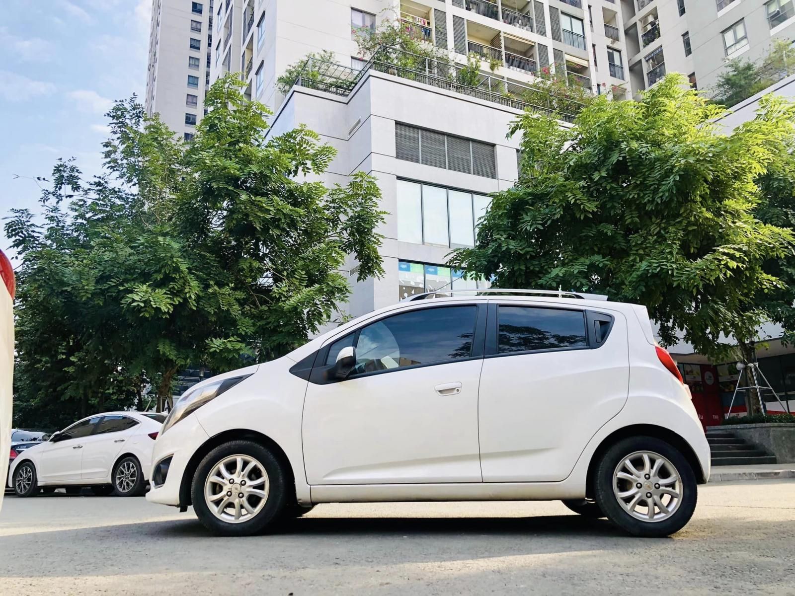 Chevrolet Spark 2014 - Màu trắng