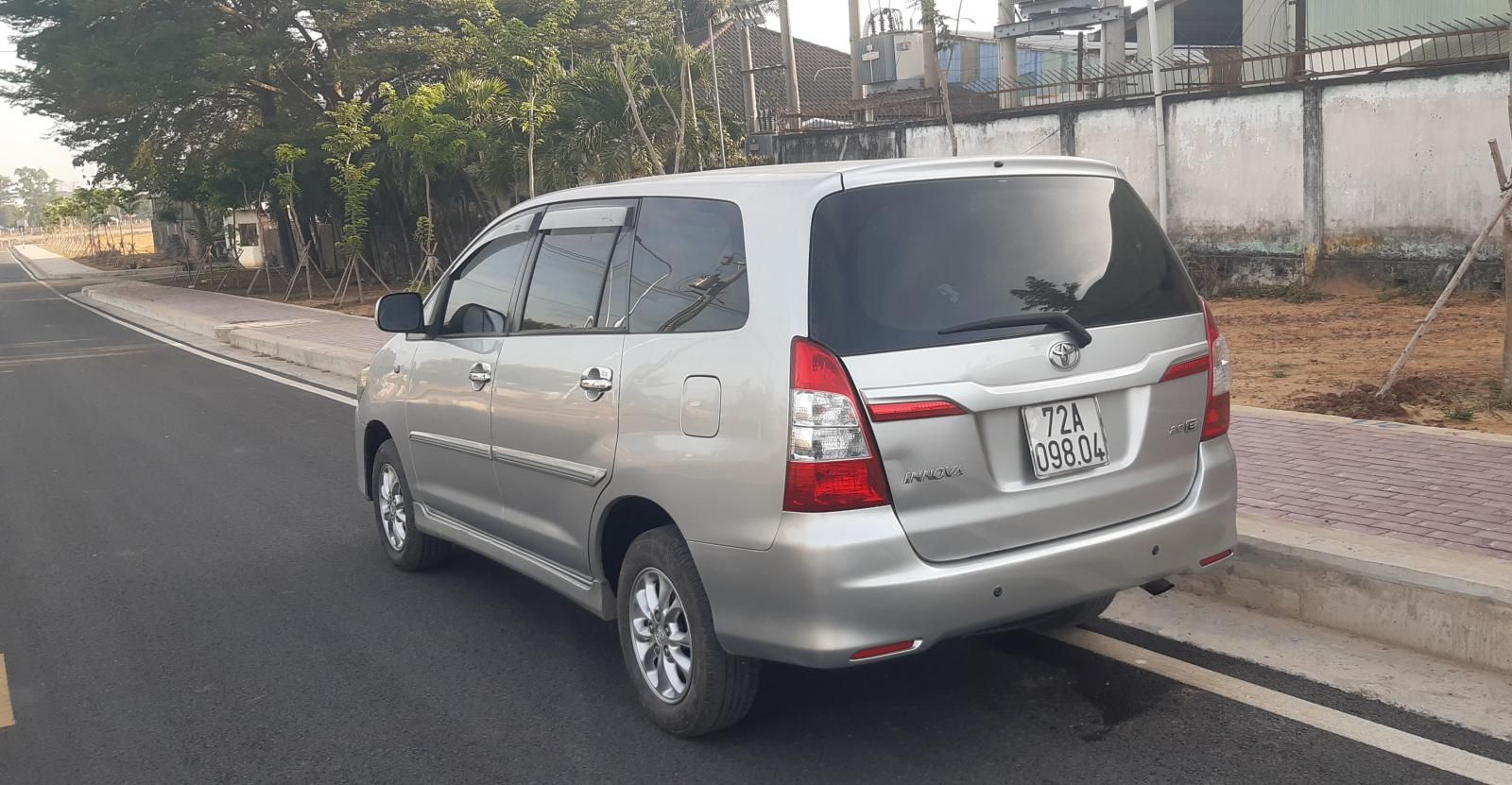 Toyota Innova 2014 - Xe màu bạc chính chủ