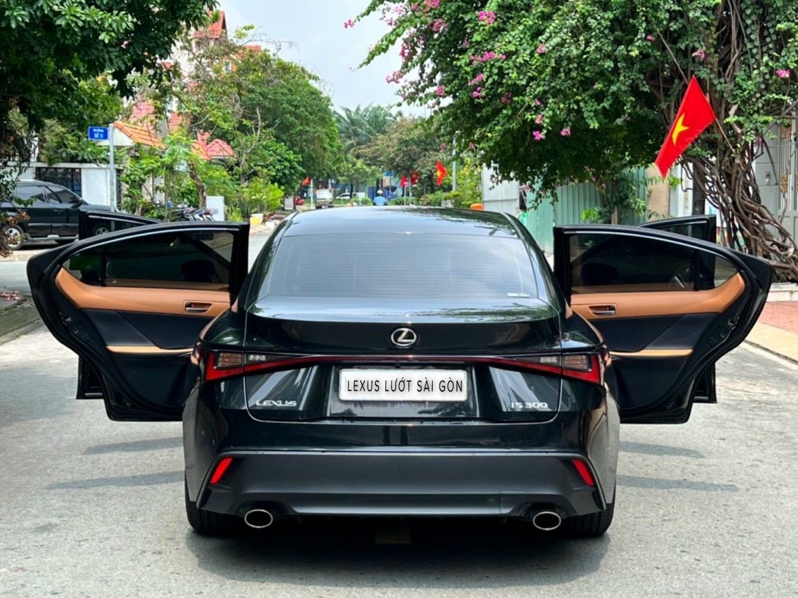 Lexus IS 300 2021 - Bán xe đẹp đi 13000km bao check hãng