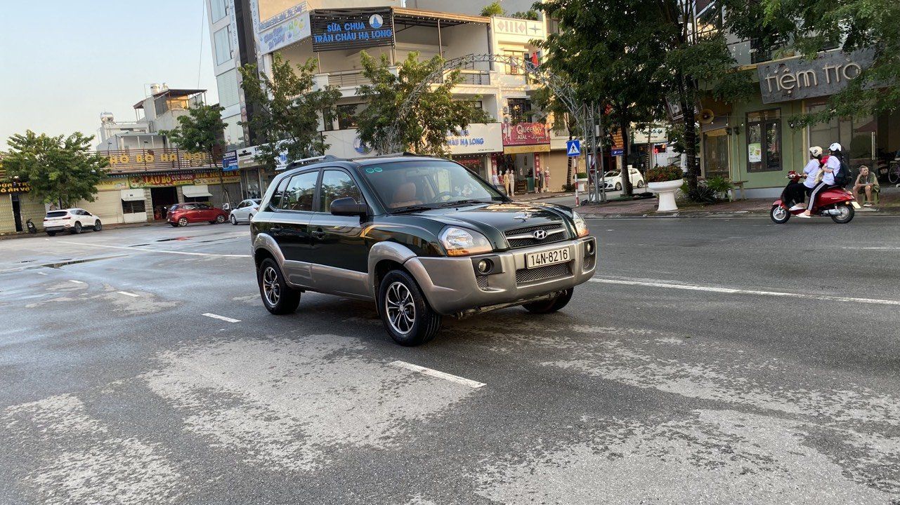 Hyundai Tucson 2009 - Đăng kiểm dài, lốp mới cả dàn