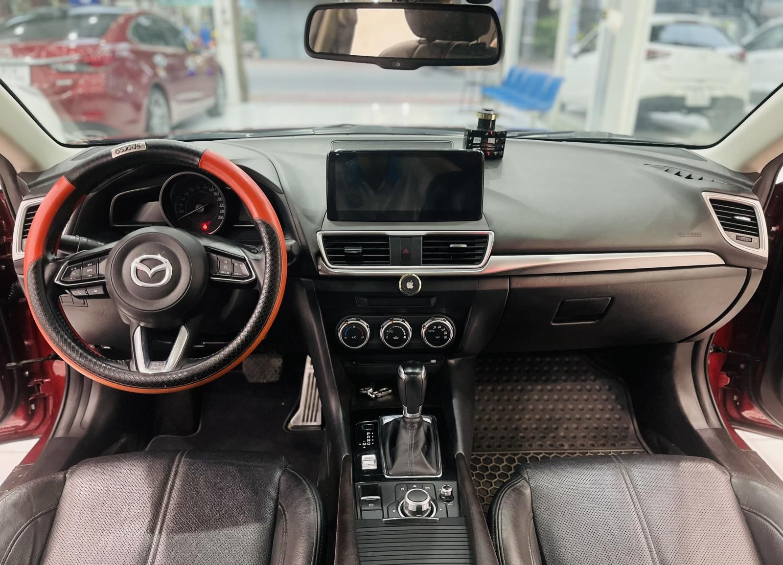 Mazda 3 2017 - Màu đỏ nội thất đen thể thao