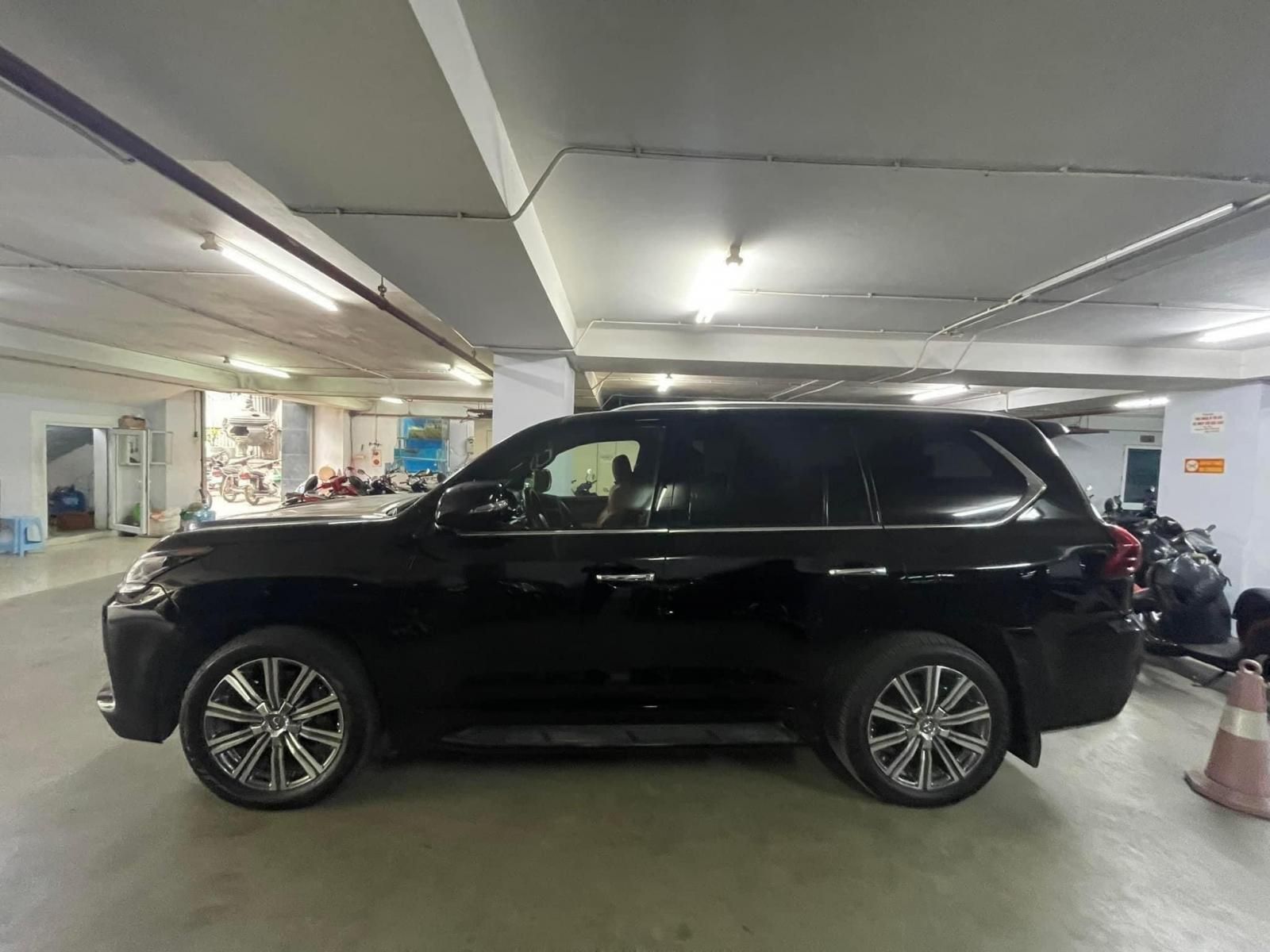 Lexus LX 570 2015 - Bán xe màu đen