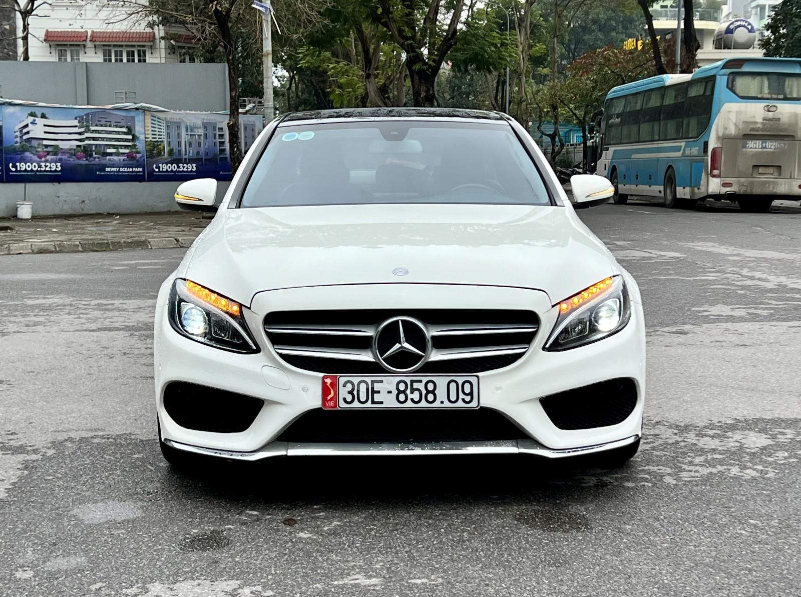 Mercedes-Benz C200 2015 - Bán xe màu trắng