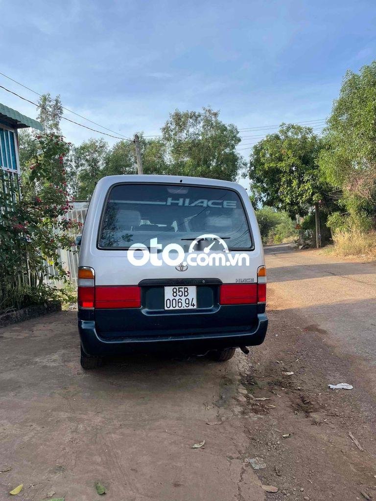 Toyota Hiace  12 chổ zin 2003 - toyota 12 chổ zin