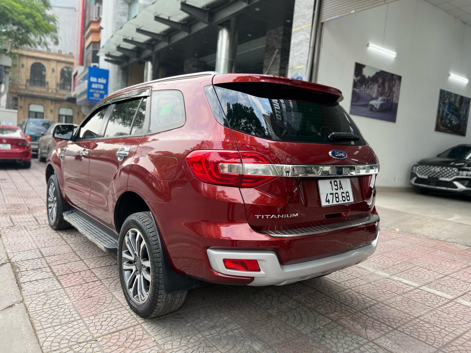 Ford Everest 2020 - Cần bán gấp