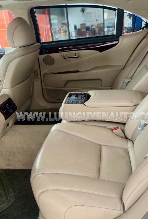 Lexus LS 600 2008 - Màu trắng, nhập khẩu