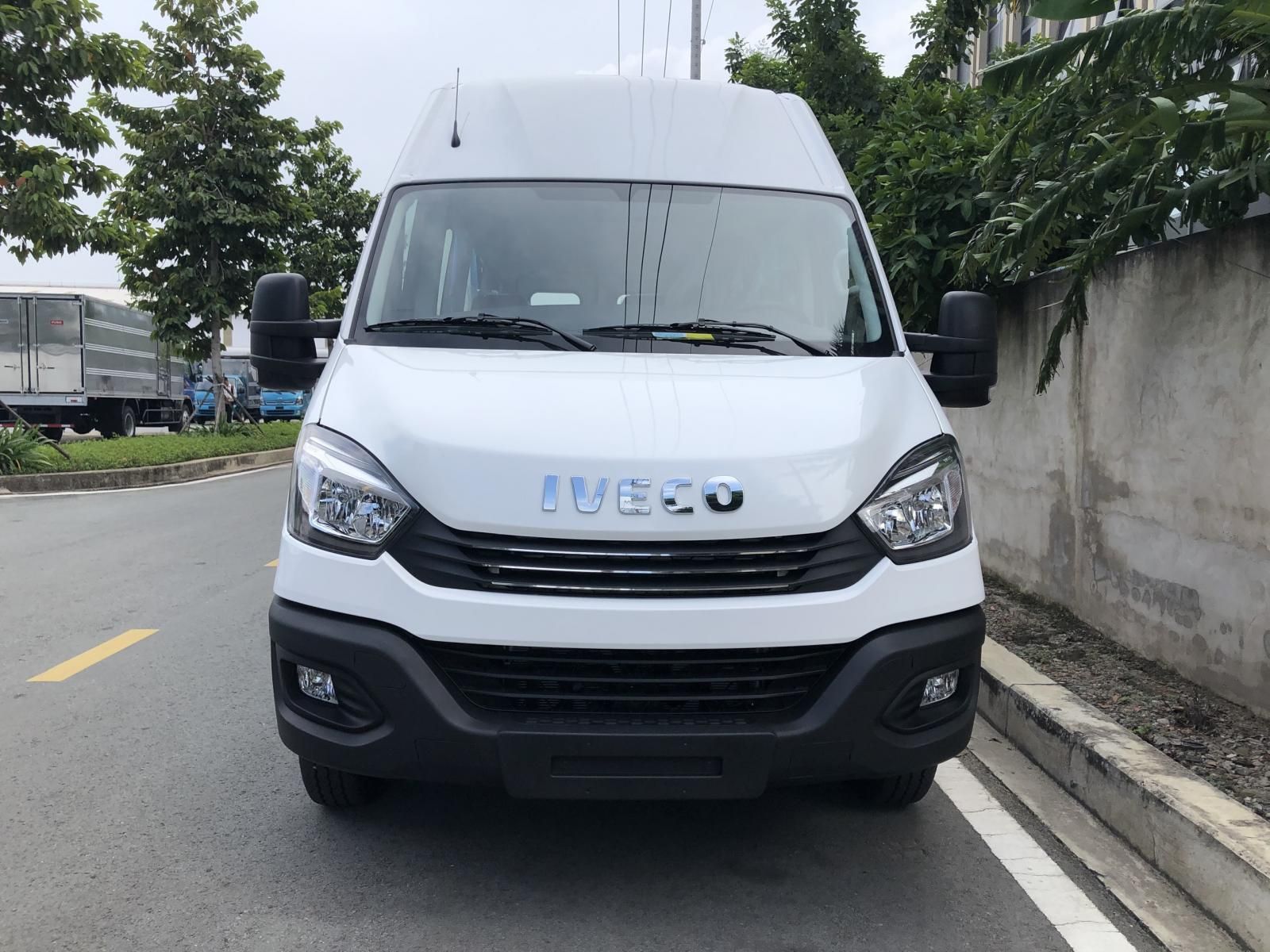 Thaco Iveco Daily Plus 2023 - Giá xe khách 19 chỗ Thaco, trả góp