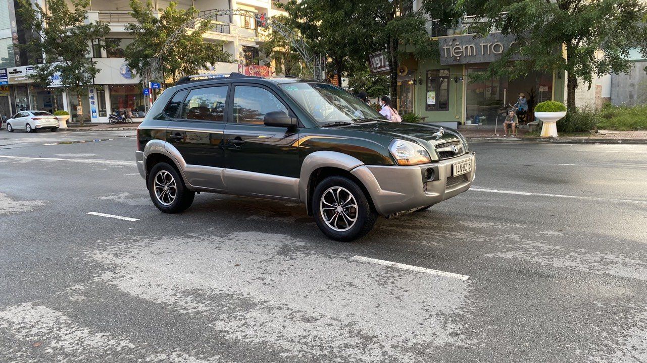 Hyundai Tucson 2009 - Đăng kiểm dài, lốp mới cả dàn