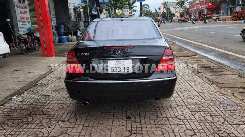 Mercedes-Benz E240 2004 - Nội thất như mới, rất nhiều option hiện đại