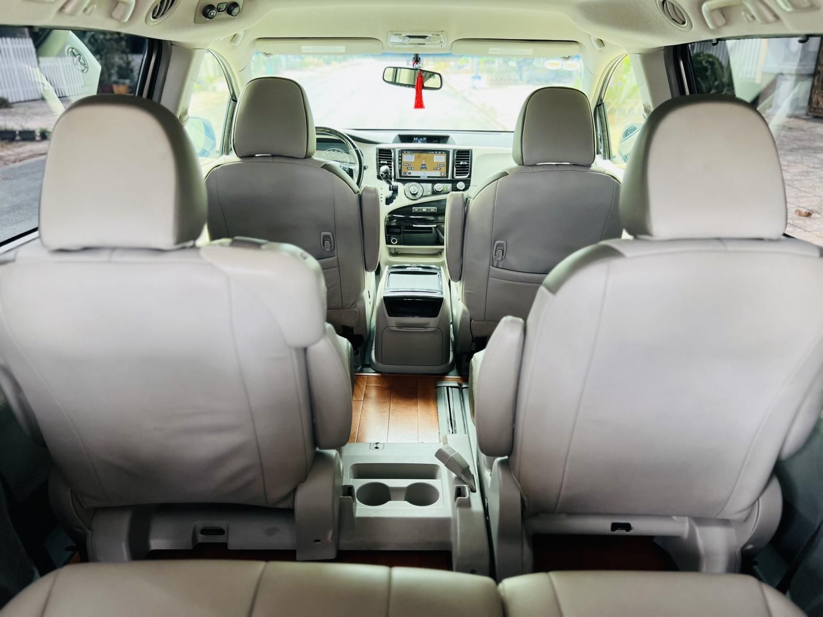 Toyota Sienna 2010 - Full option nhập Mỹ