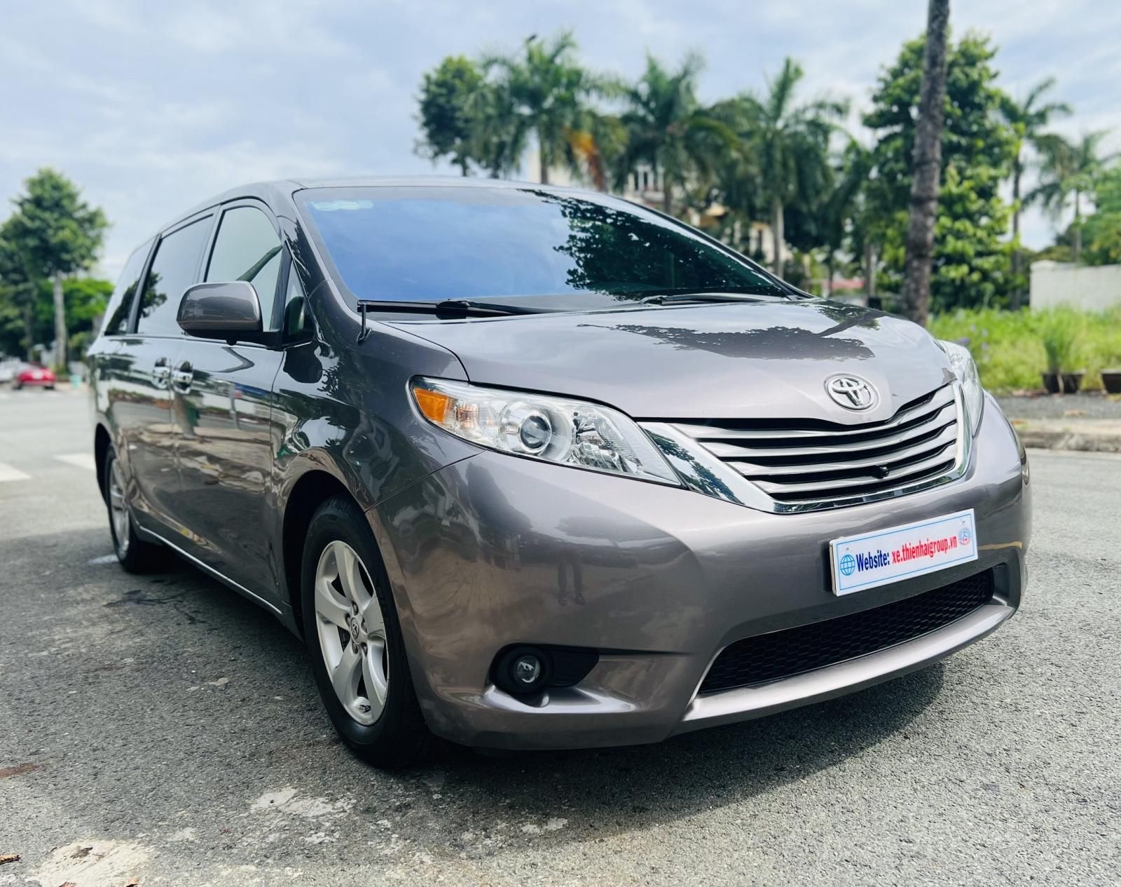 Toyota Sienna 2010 - Full option nhập Mỹ