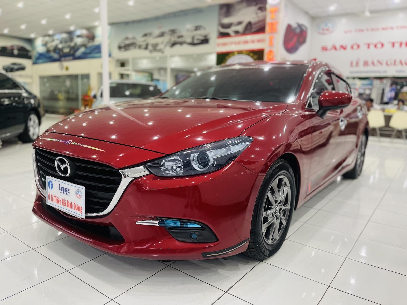 Mazda 3 2017 - Màu đỏ nội thất đen thể thao