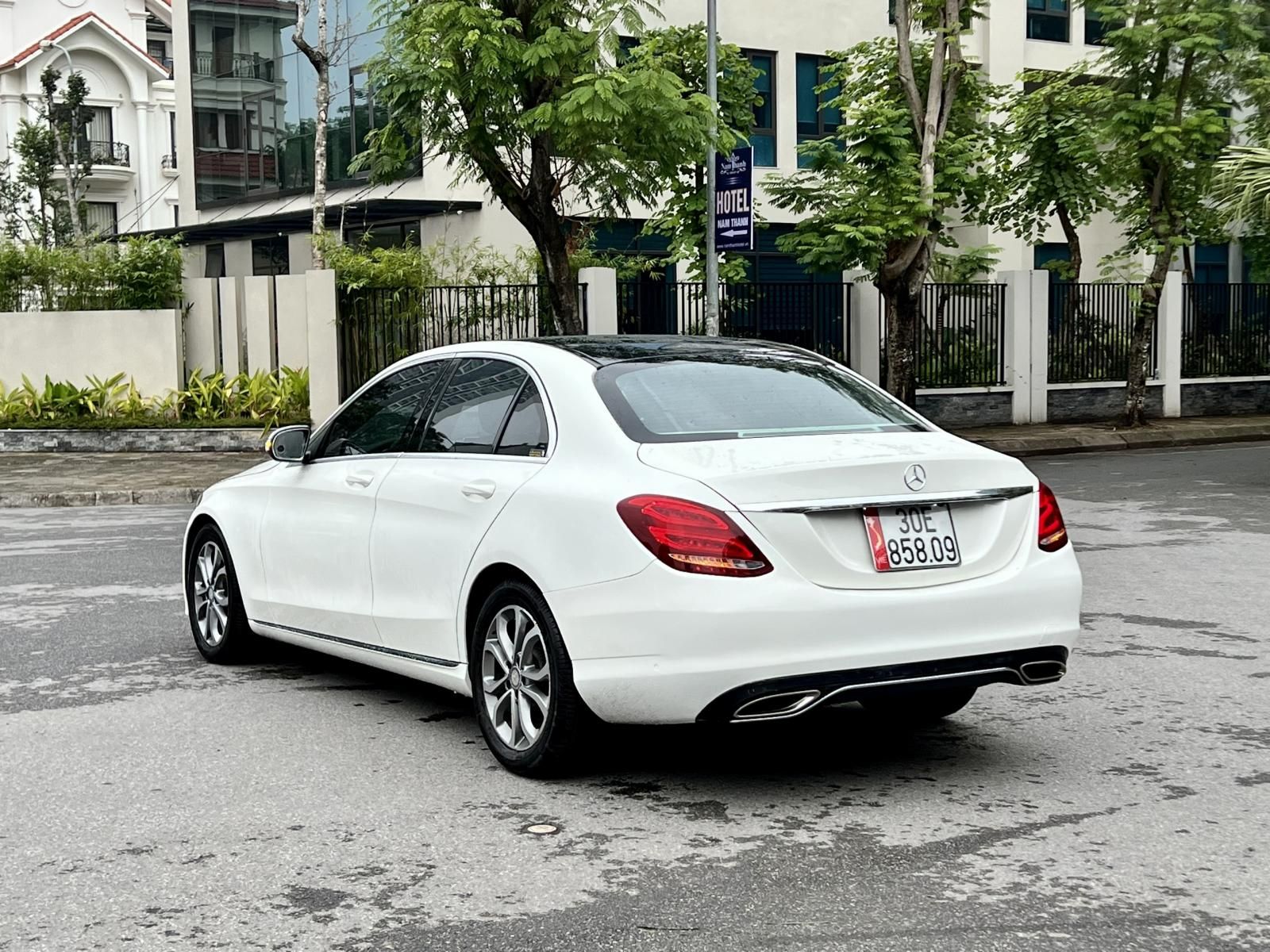 Mercedes-Benz C200 2015 - Bán xe màu trắng