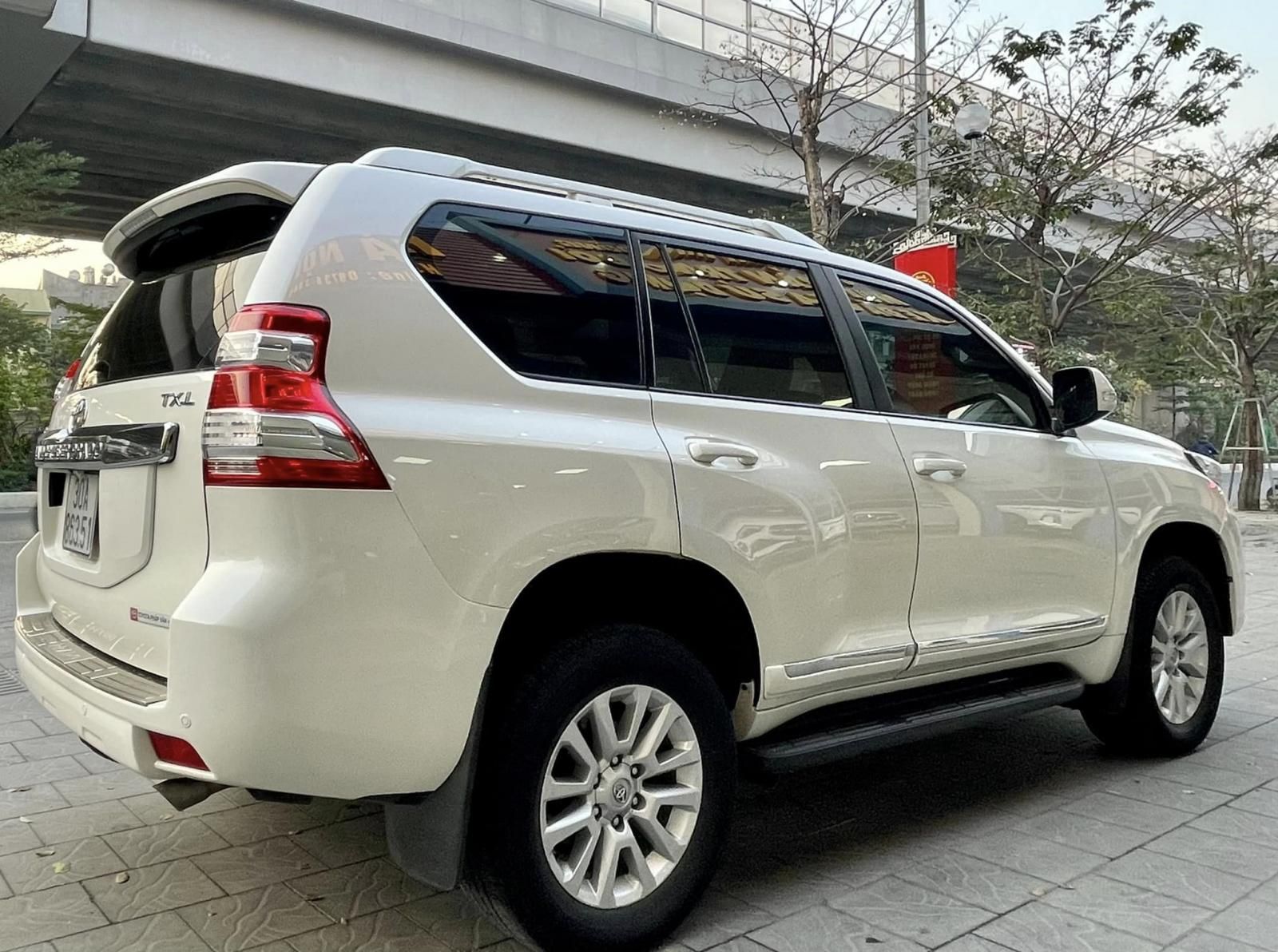 Toyota Land Cruiser Prado 2015 - Màu trắng, nhập khẩu