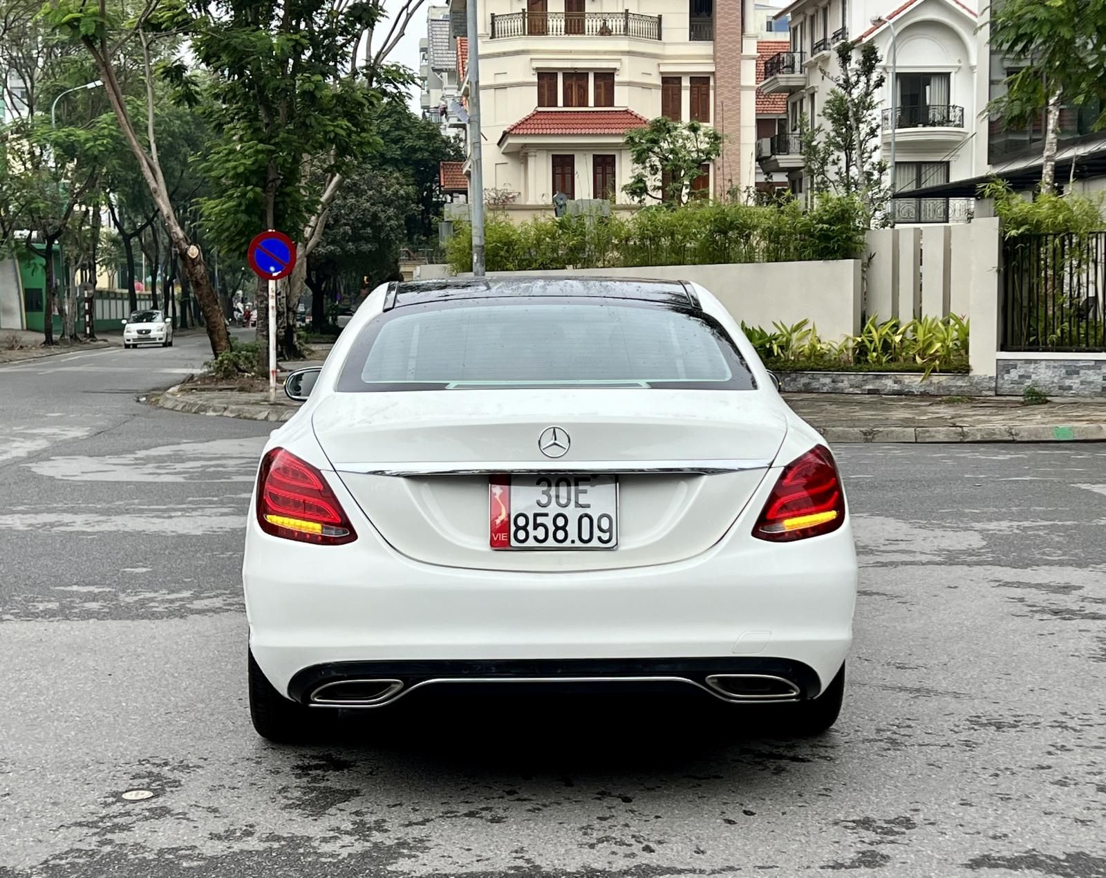 Mercedes-Benz C200 2015 - Bán xe màu trắng