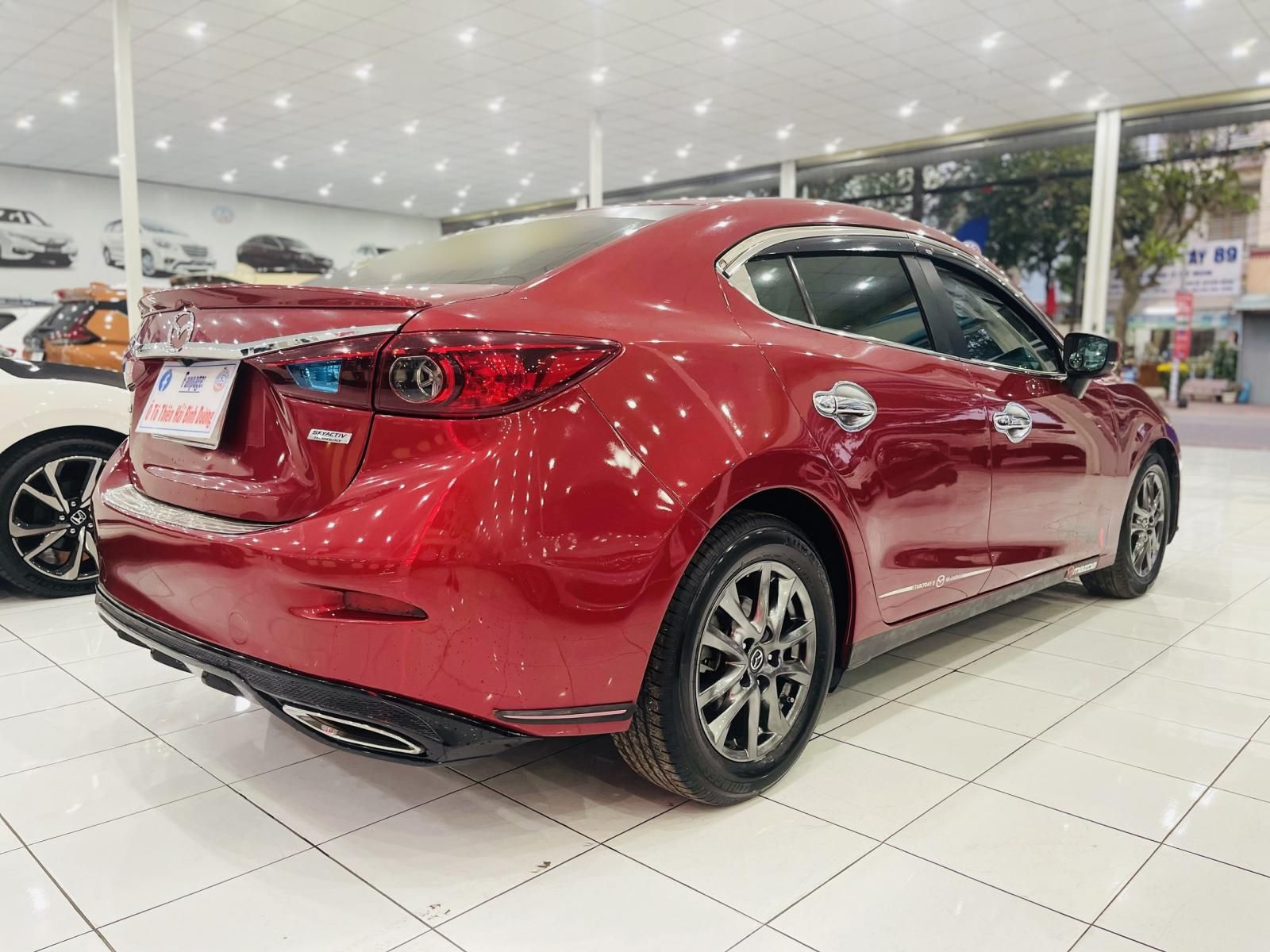 Mazda 3 2017 - Màu đỏ nội thất đen thể thao