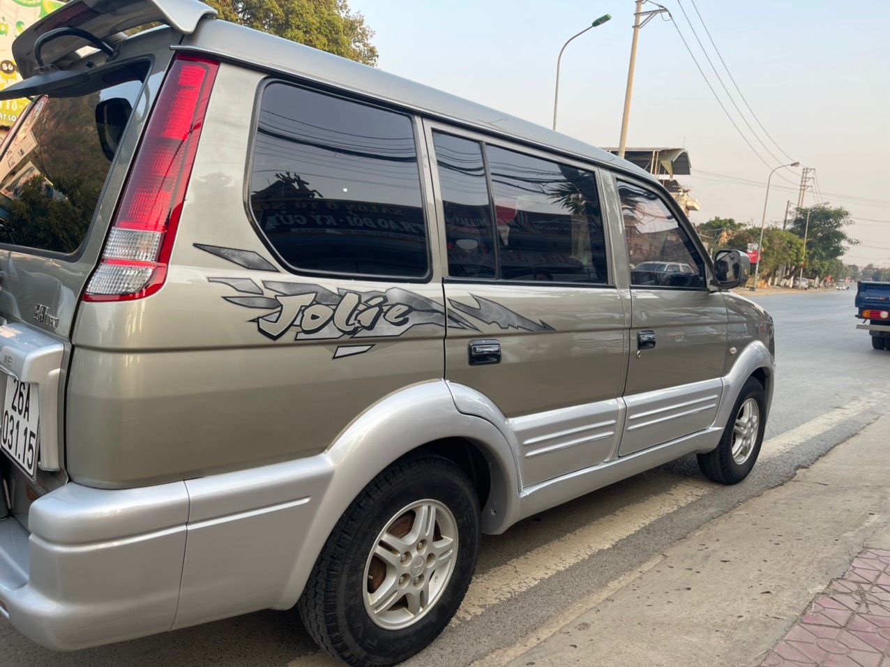 Mitsubishi Jolie 2005 - Lốp mới, đăng kiểm dài