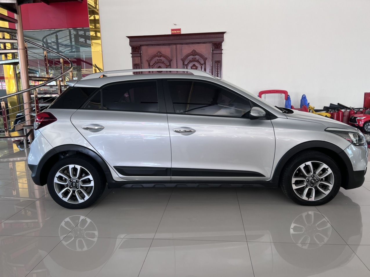 Hyundai VT260 2015 - Xe nhập khẩu, số tự động, full options cao cấp