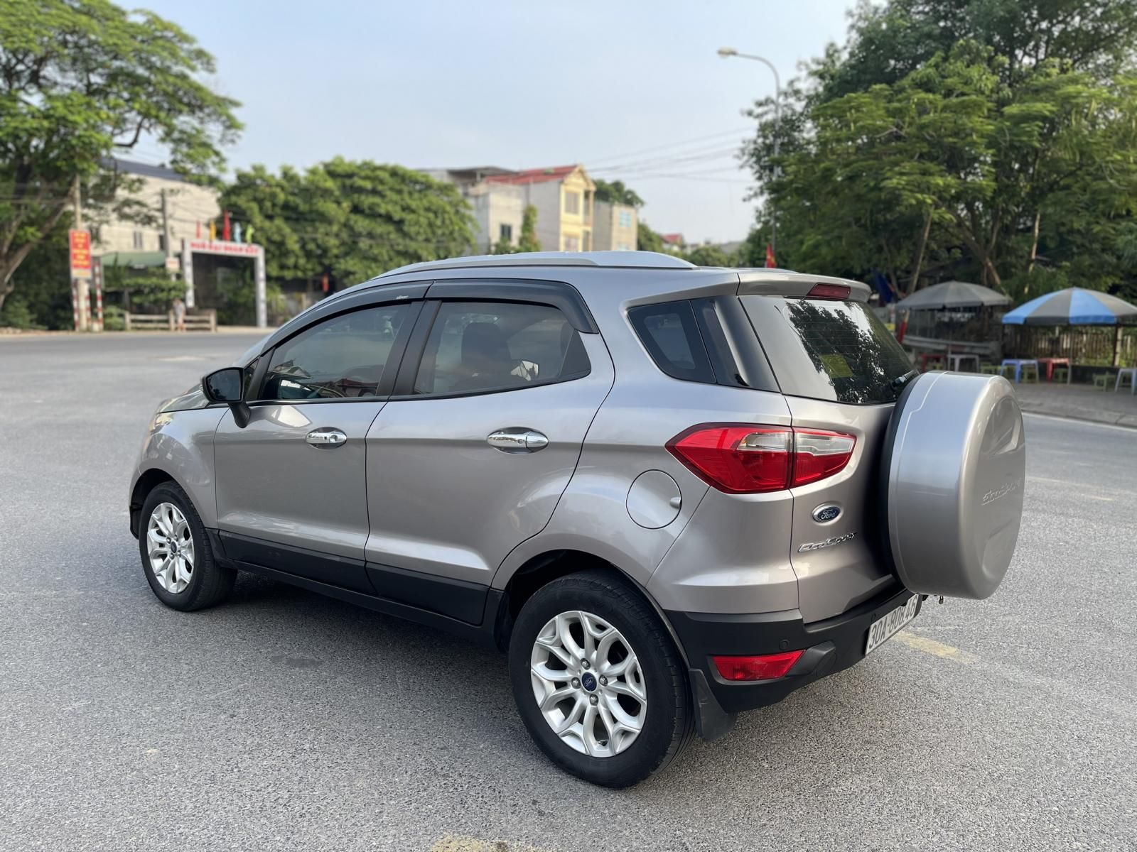 Ford EcoSport 2015 - Bản cao cấp, đủ kịch đồ, chủ xe đã vào full đồ chơi. Xe chất lượng cao