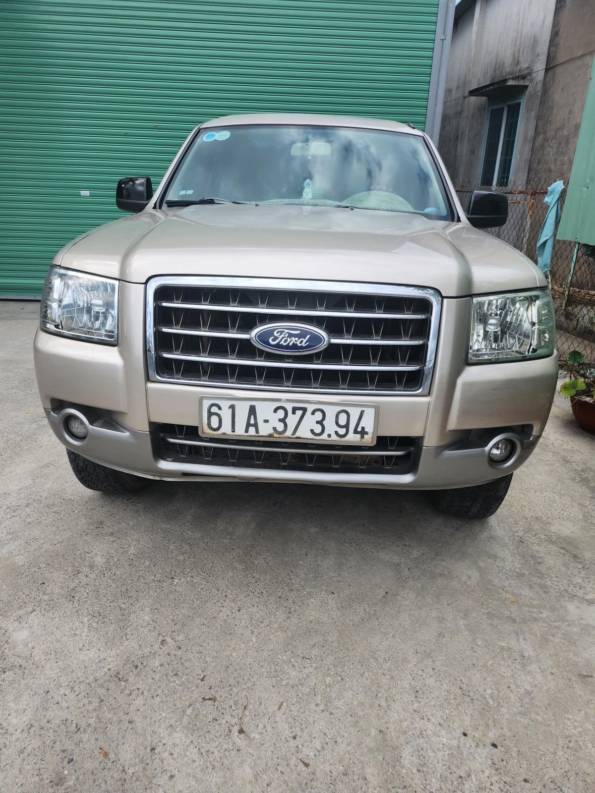 Ford Everest 2009 - Cần bán lại xe giá 318tr