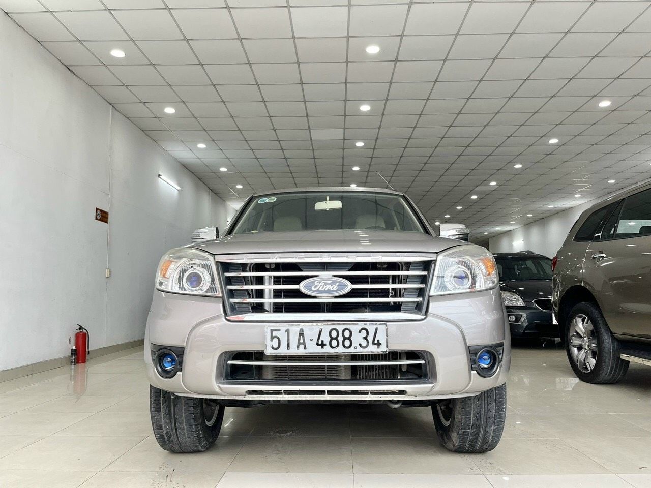 Ford Everest 2013 - Màu bạc, xe nhập