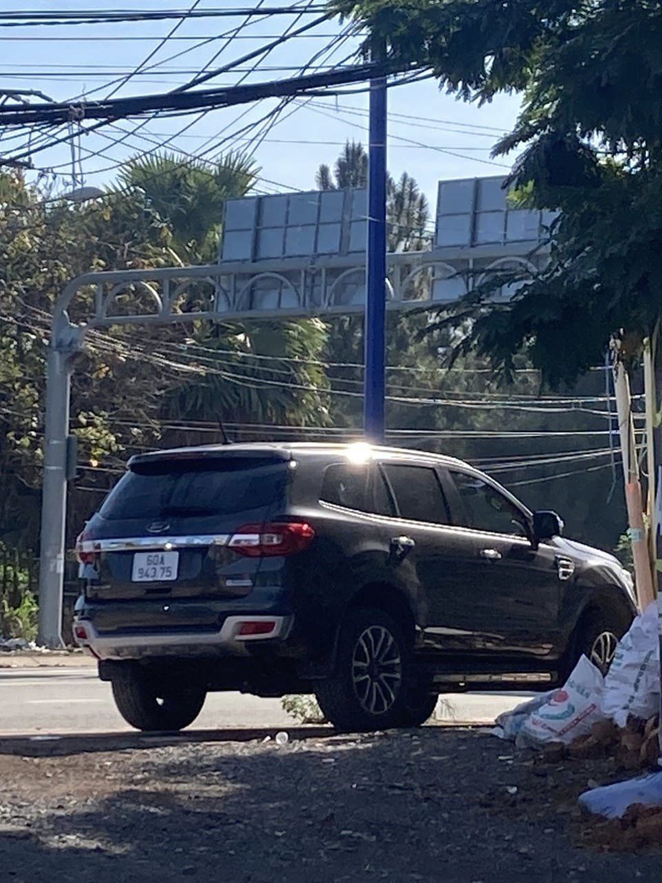 Ford Everest 2021 - Màu ghi xám, nhập khẩu