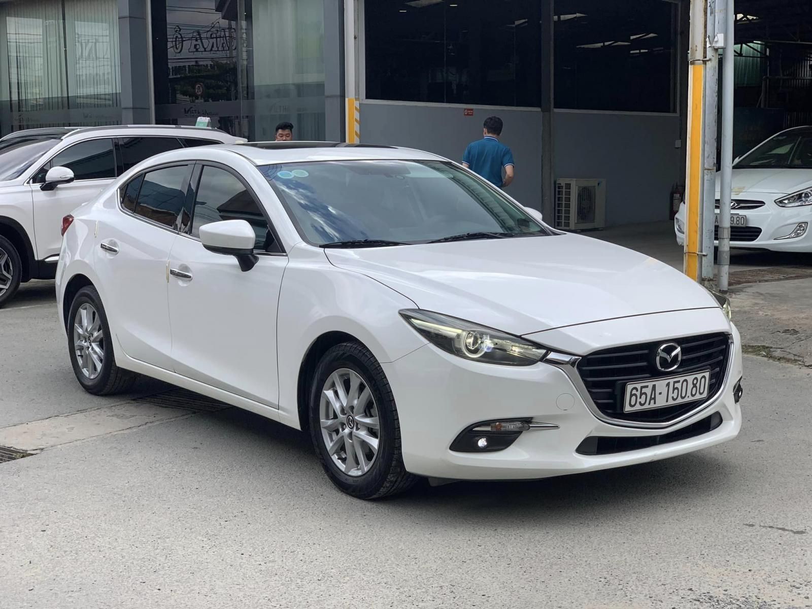 Mazda 3 2018 - Xe màu trắng