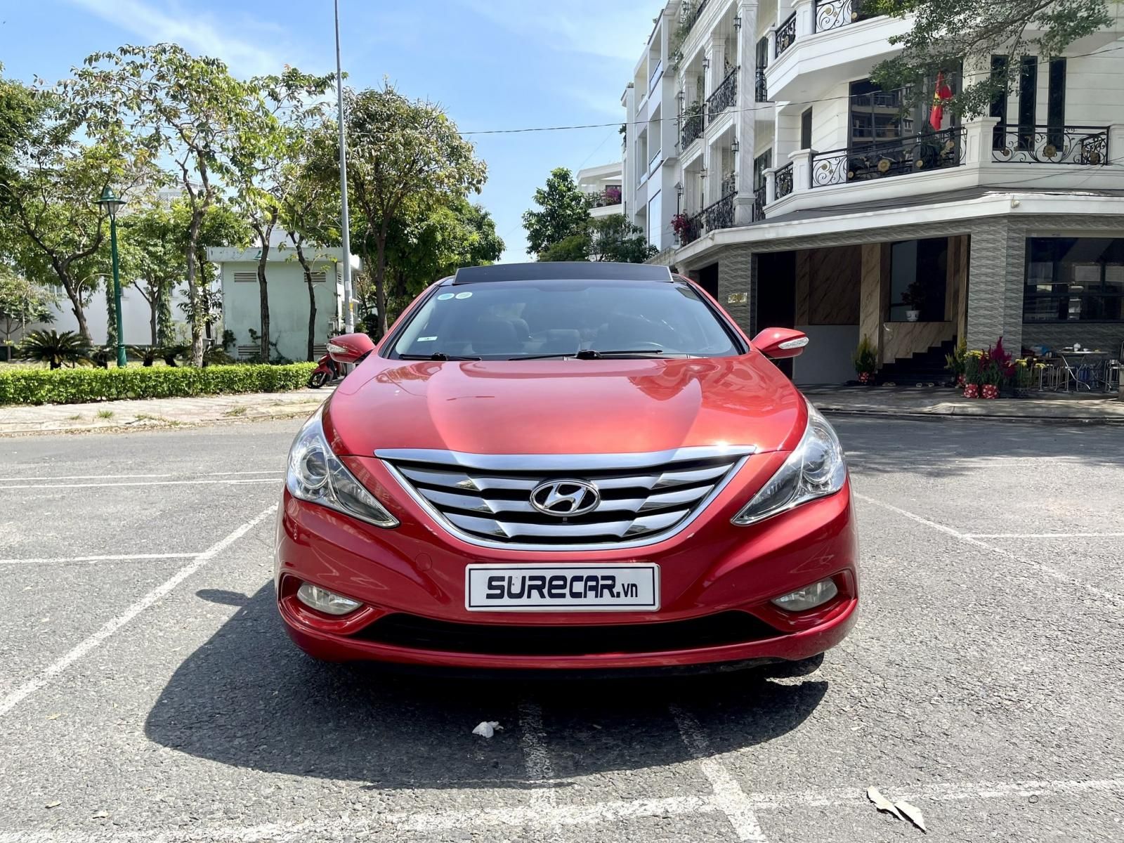 Hyundai Sonata 2011 - Màu đỏ