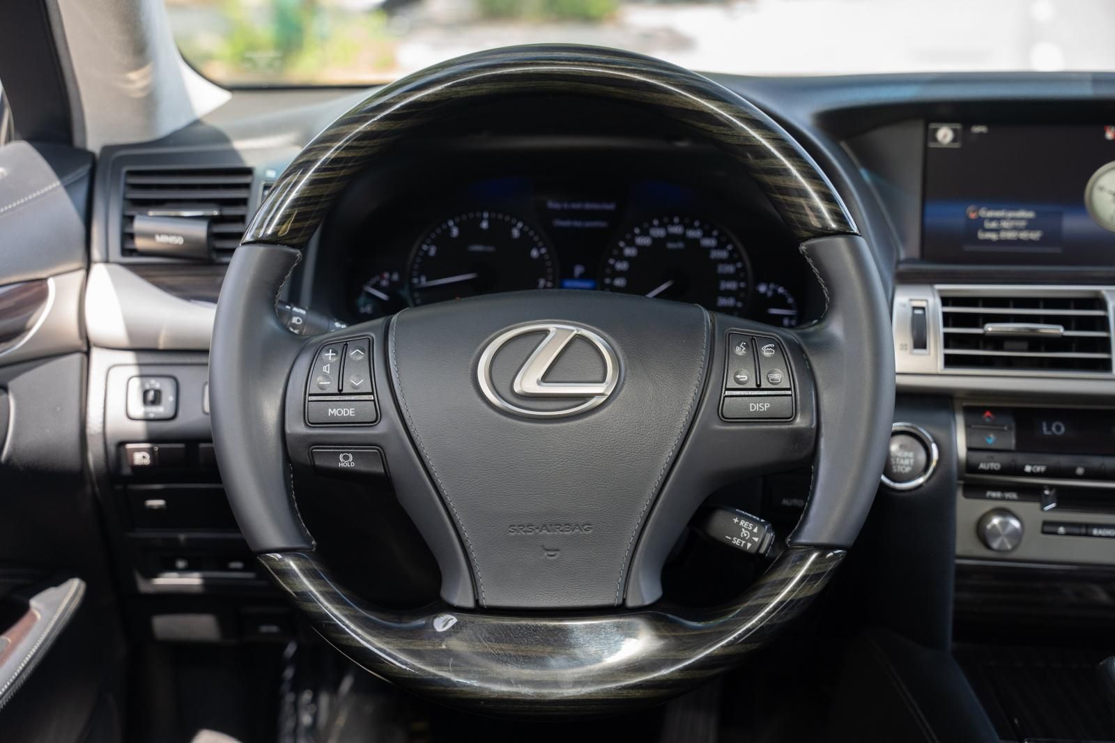Lexus LS 460 2015 - Biển thành phố
