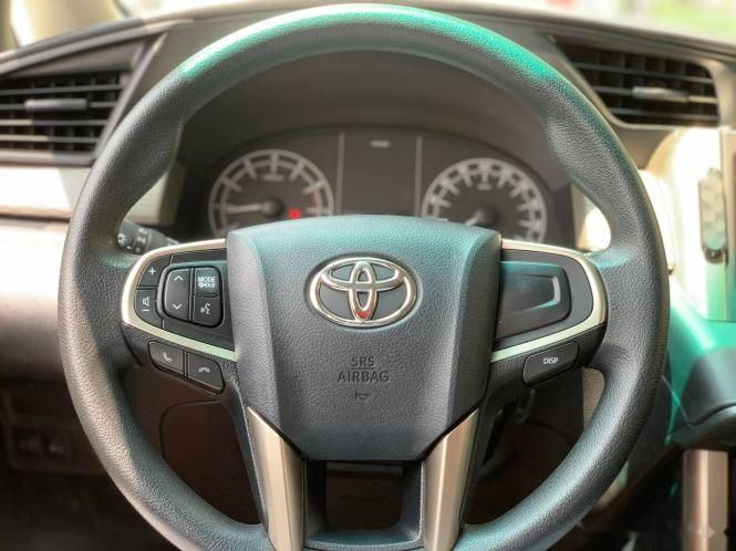 Toyota Innova 2021 - Màu trắng số sàn, giá 616tr