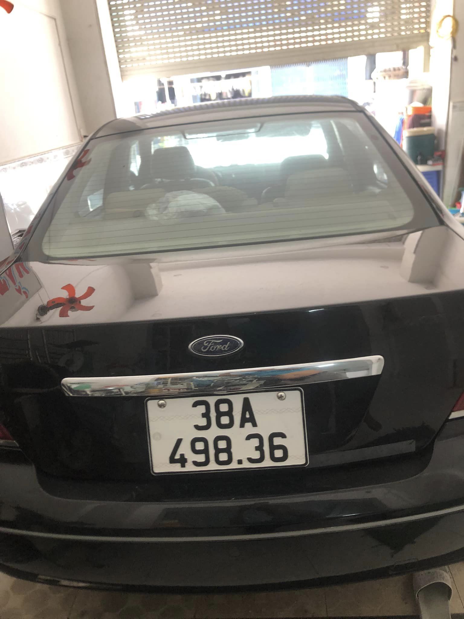 Ford Mondeo 2004 - Xe màu đen, giá 135tr