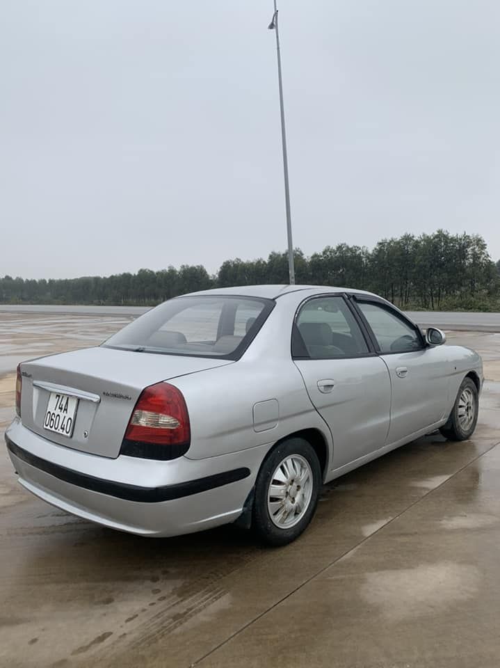 Daewoo Nubira 2002 - Màu bạc giá hữu nghị