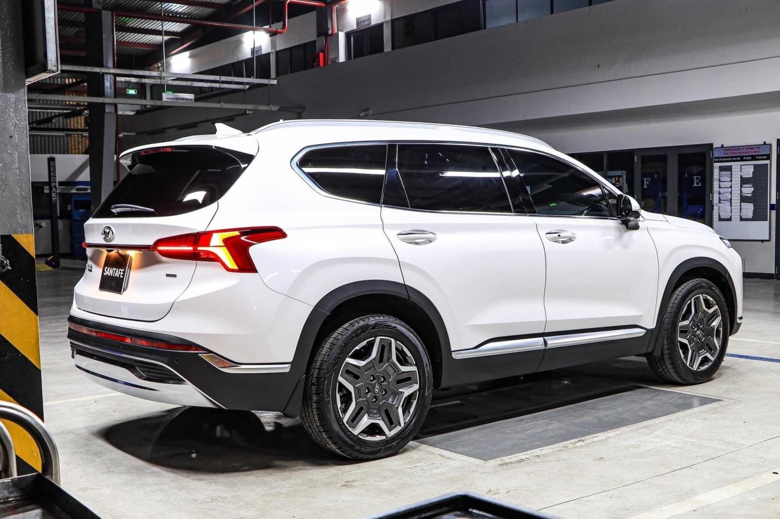 Hyundai Santa Fe 2022 - Giảm tiền mặt 160 triệu + Tặng phụ kiện chính hãng + Hỗ trợ vay 85%