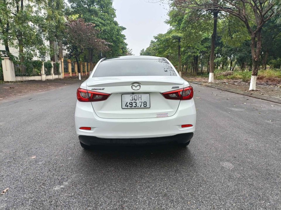 Mazda 2 2016 - Xe màu trắng, giá 370tr