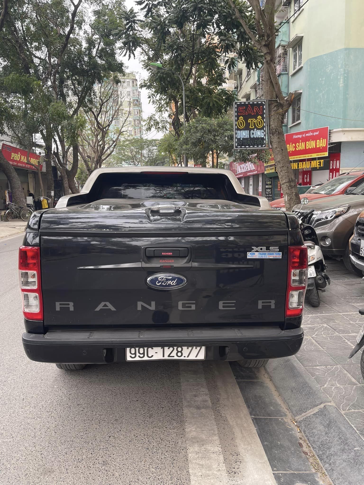 Ford Ranger 2017 - Màu đen giá hữu nghị