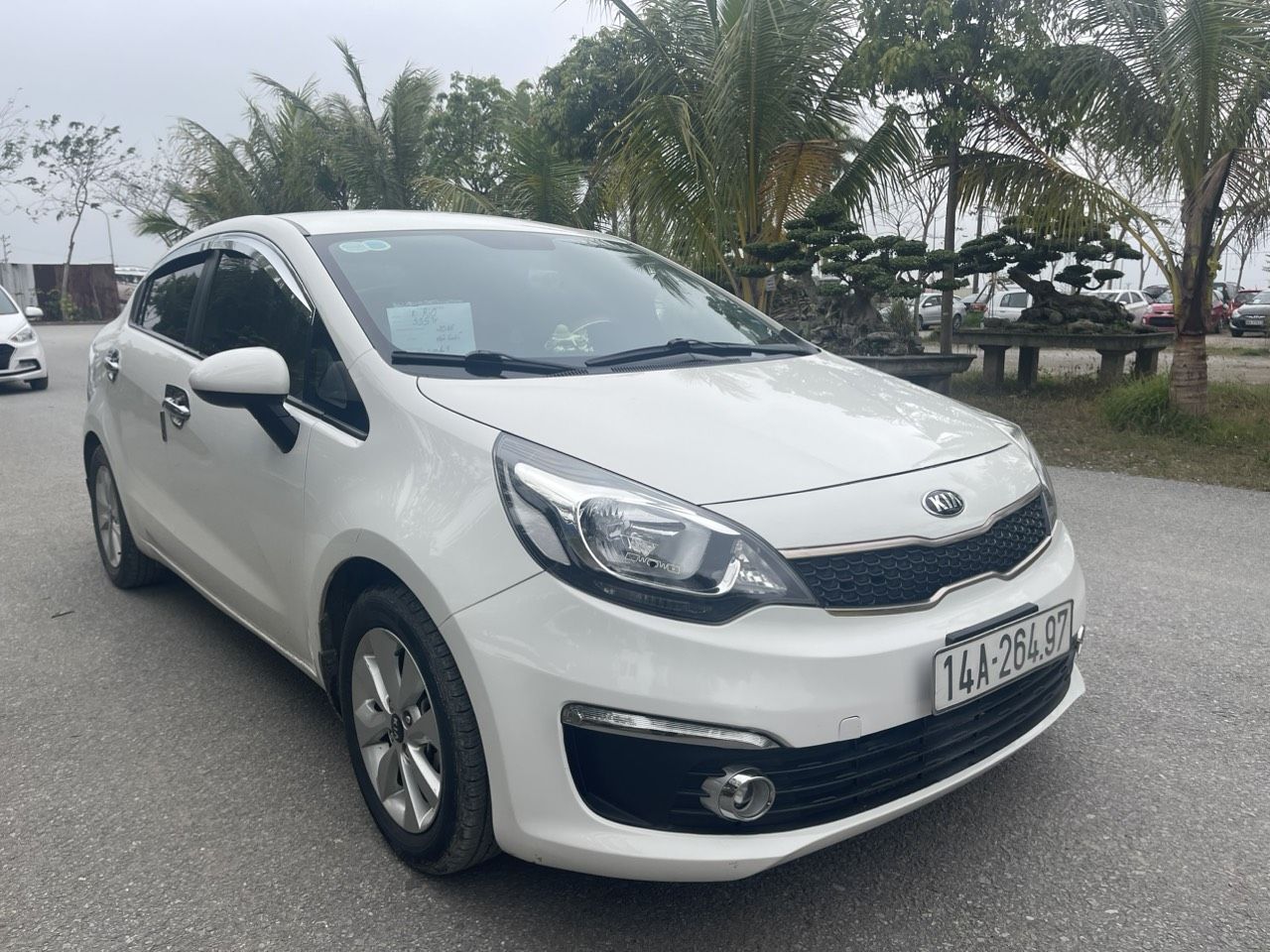 Kia Rio 2016 - Màu trắng, nhập khẩu giá ưu đãi