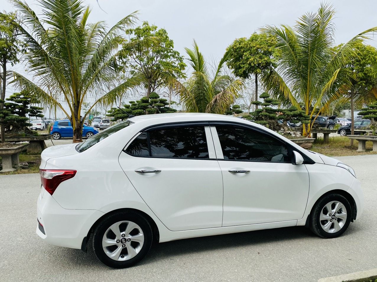 Hyundai Grand i10 2019 - Bản đủ xe gia đình