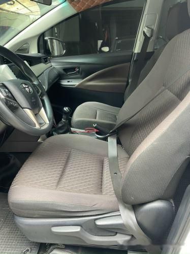 Toyota Innova 2021 - Màu trắng số sàn, giá 616tr