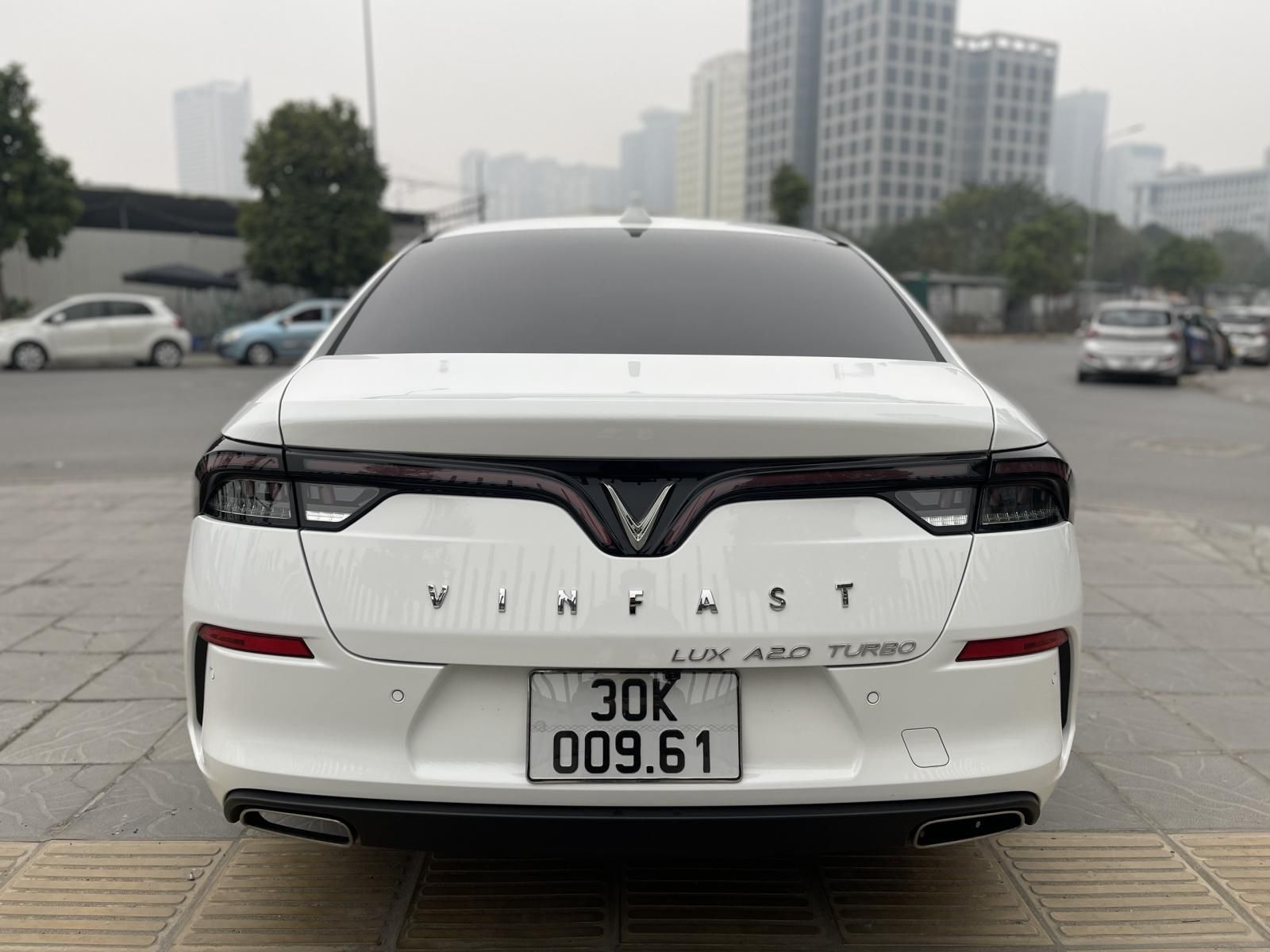 VinFast LUX A2.0 2022 - Lăn bánh 2.000 km