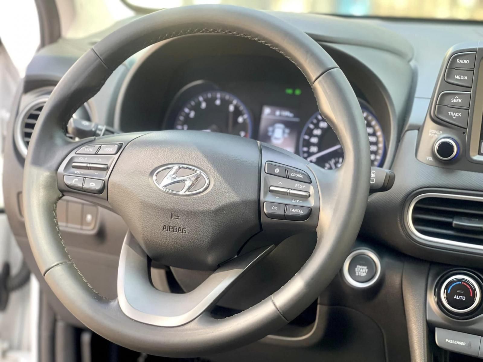 Hyundai Kona 2018 - Màu trắng còn mới