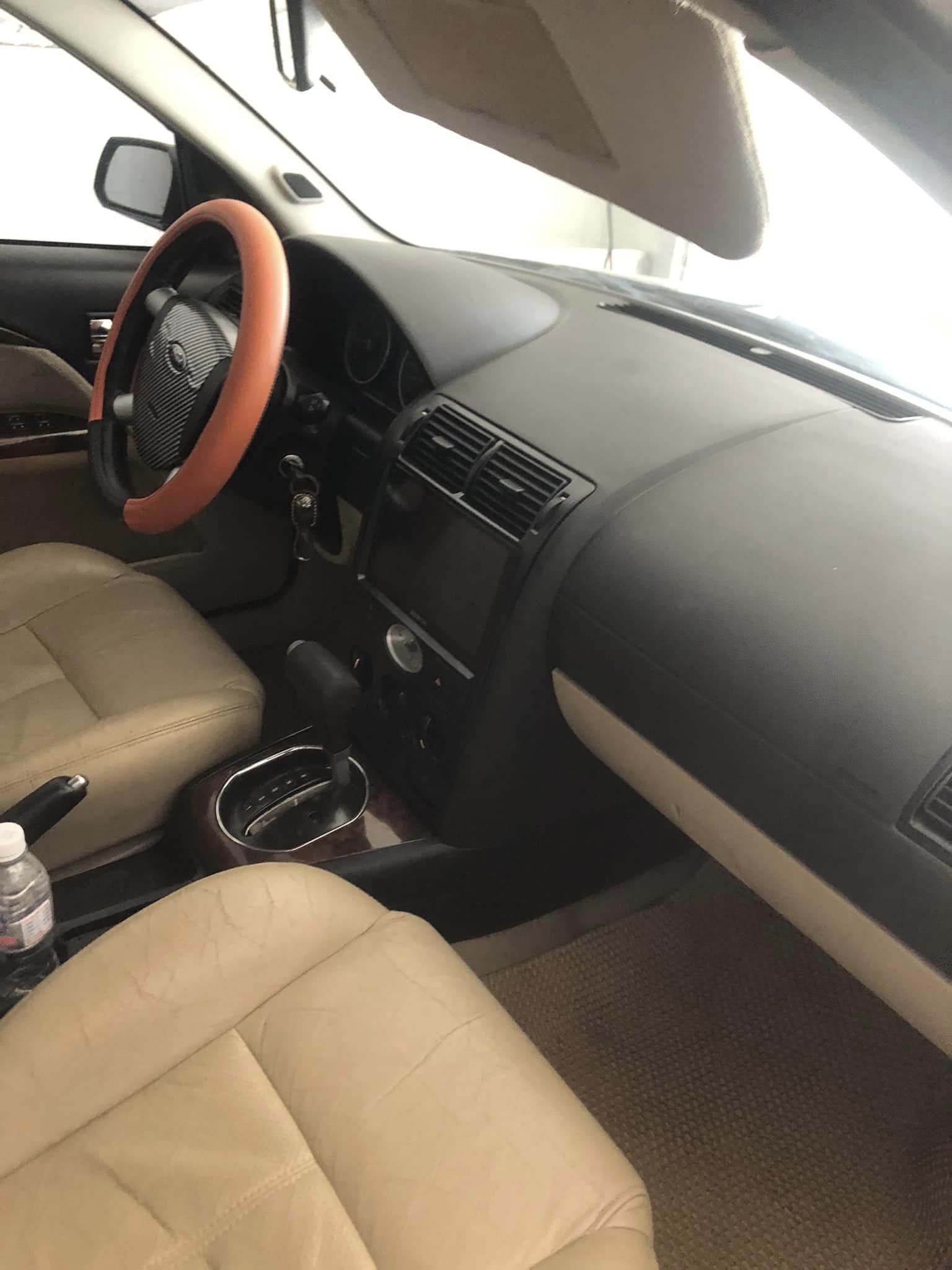 Ford Mondeo 2004 - Xe màu đen, giá 135tr