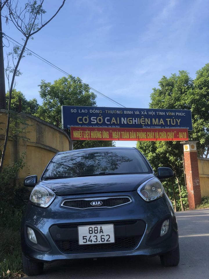 Kia Morning 2015 - Xe màu xanh lam