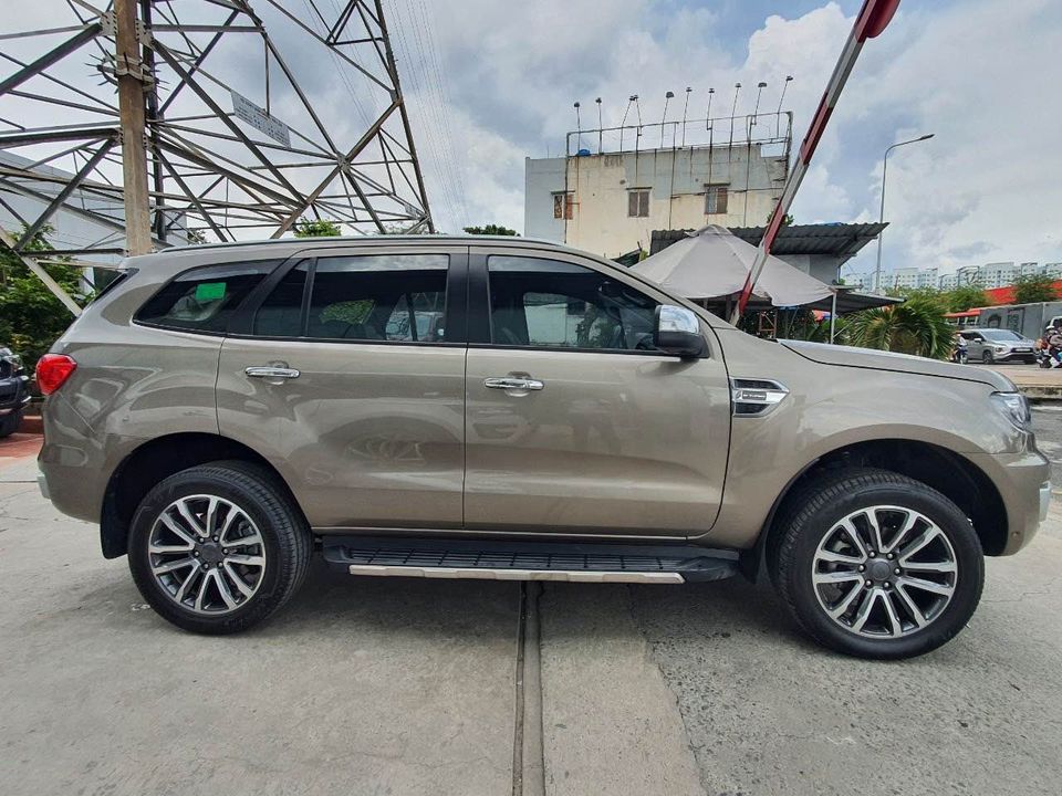 Ford Everest 2019 - Bản đủ số tự động