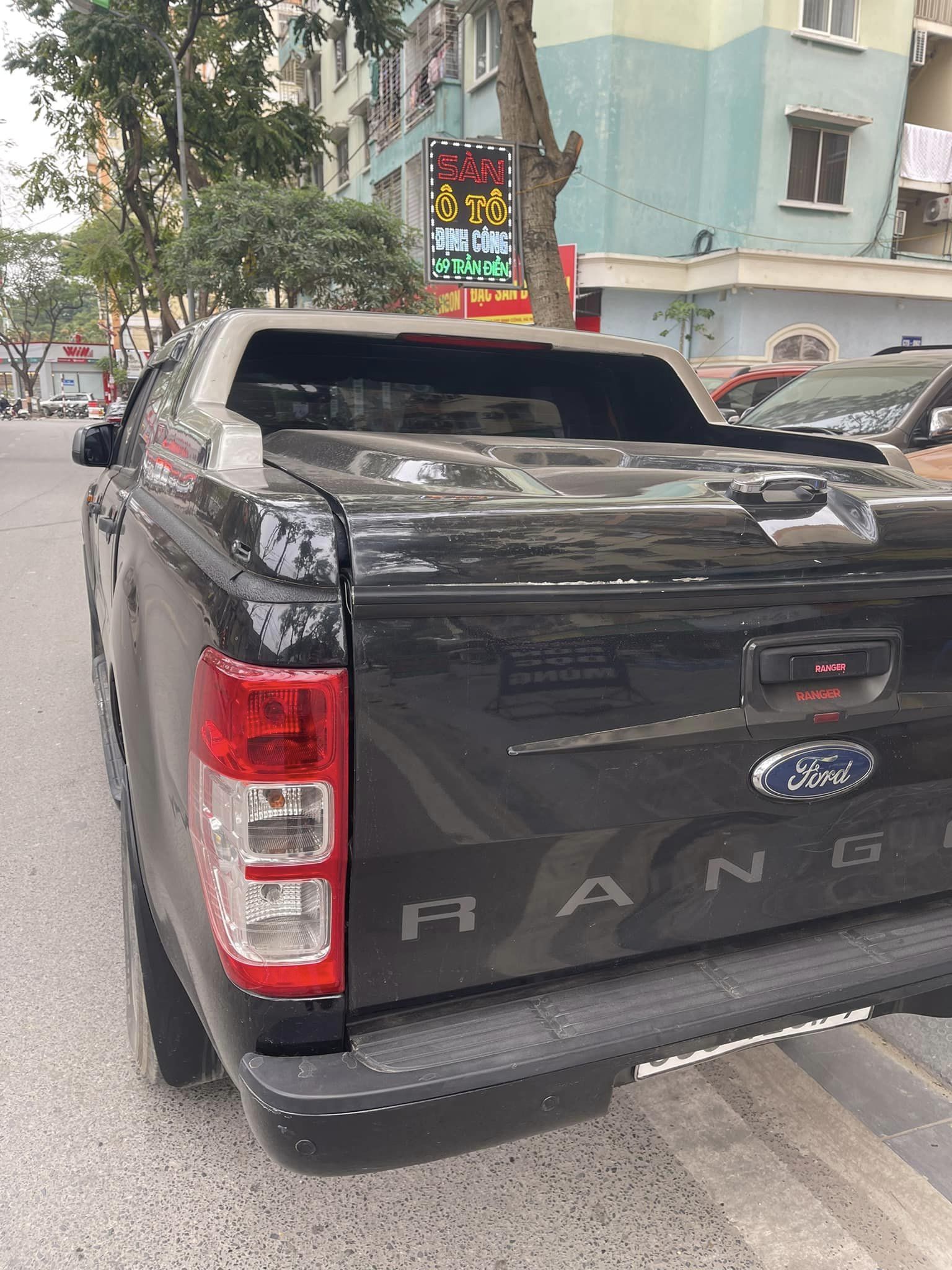 Ford Ranger 2017 - Màu đen giá hữu nghị