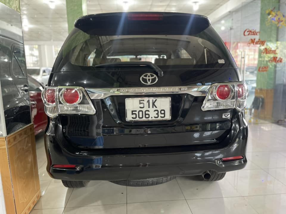 Toyota Fortuner 2013 - Màu đen