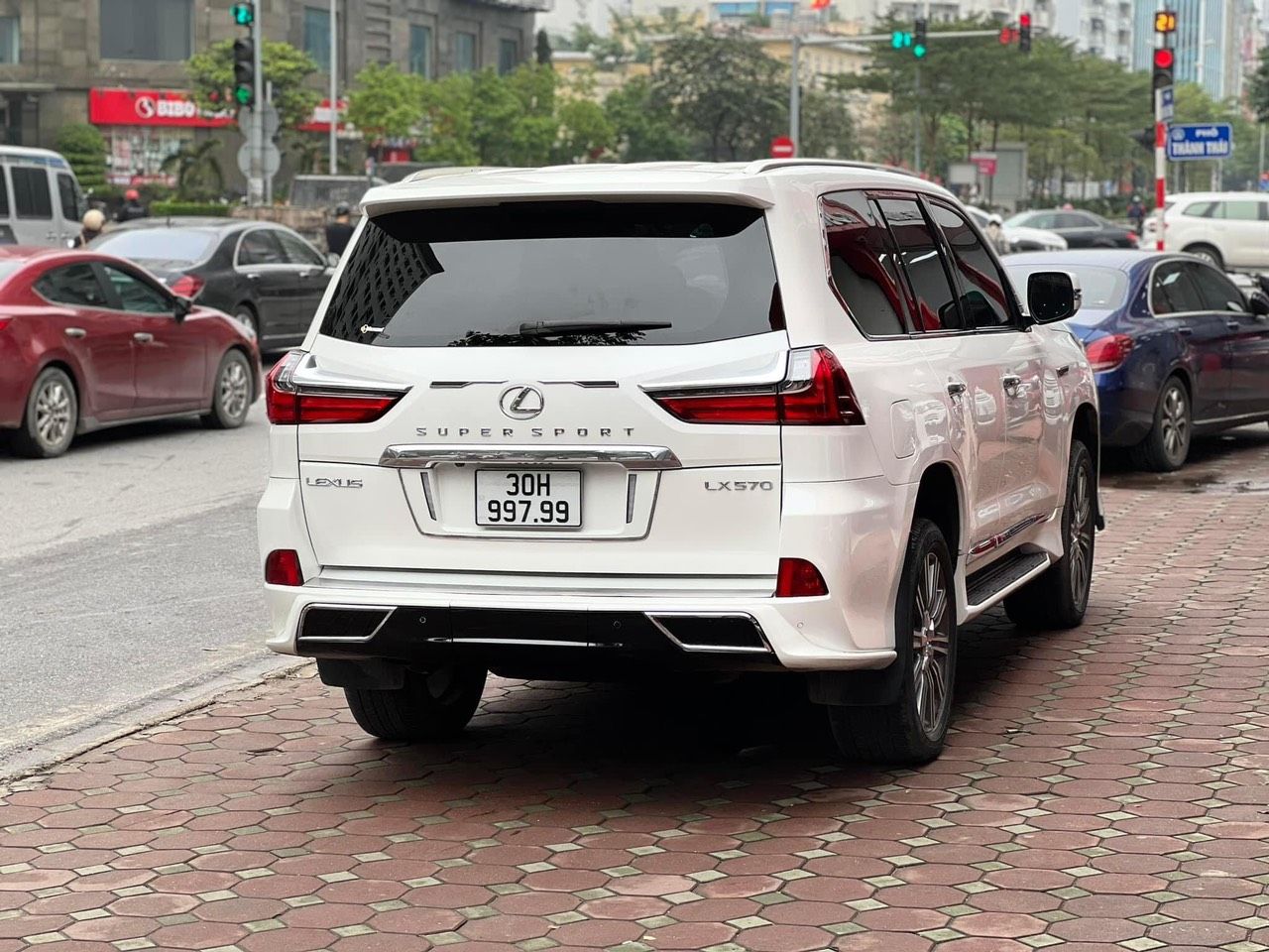 Lexus LX 570 2015 - Nhập Trung Đông, biển siêu vip