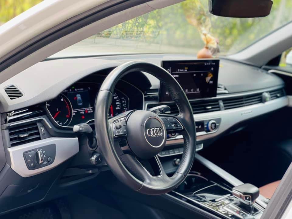 Audi A4 2020 - Xe màu trắng