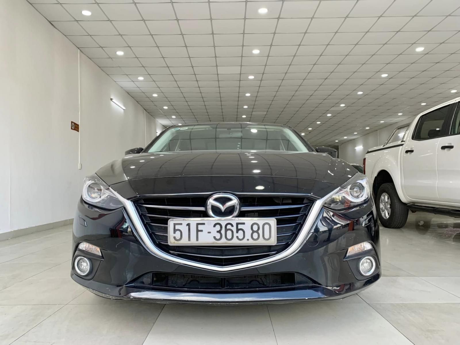 Mazda 3 2015 - Màu xanh lam giá ưu đãi